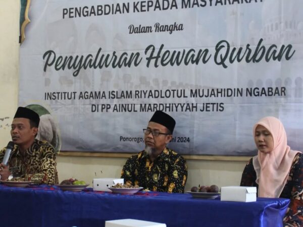 Pengabdian Kepada Masyarakat dalam Rangka “Penyaluran Hewan Qurban Institut Agama Islam Riyadlotul Mujahidin (IAIRM) Ngabar Ponorogo di PPTQ Ainul Mardhiyyah Jetis Tahun 2024
