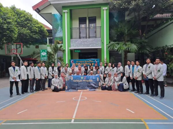 Tarbiyah Mengabdi Pesantren Ramadhan SMPN 4 Ponorogo Fakultas Tarbiyah IAIRM Ngabar Ponorogo tahun 2024
